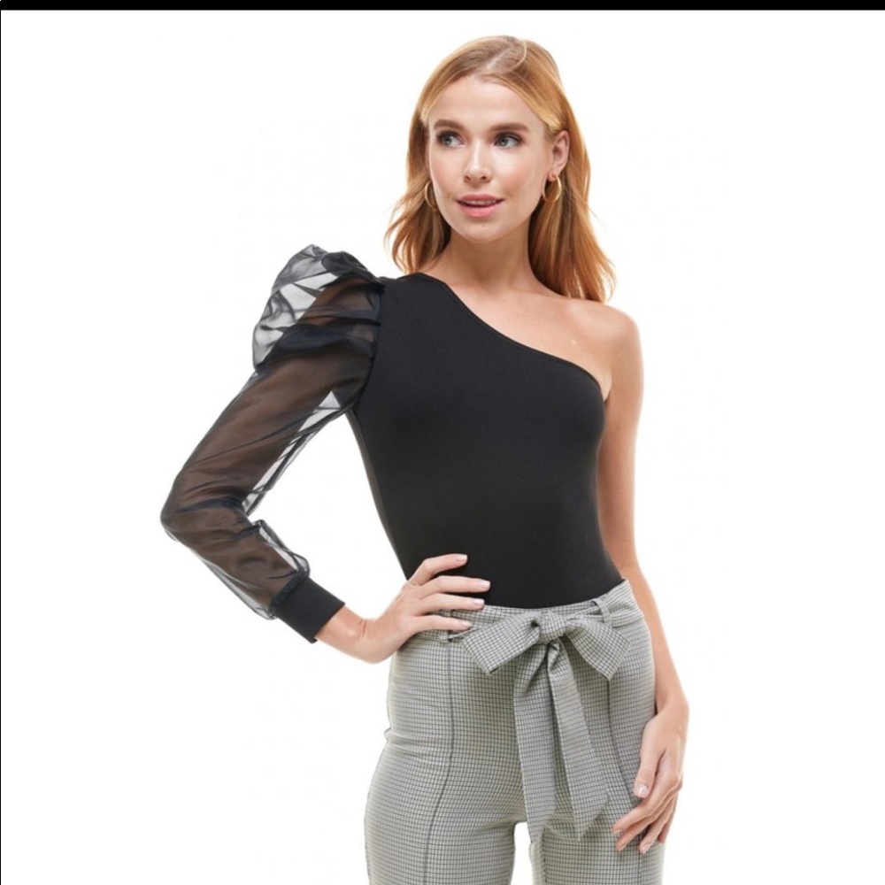 BLACK BODYSUIT